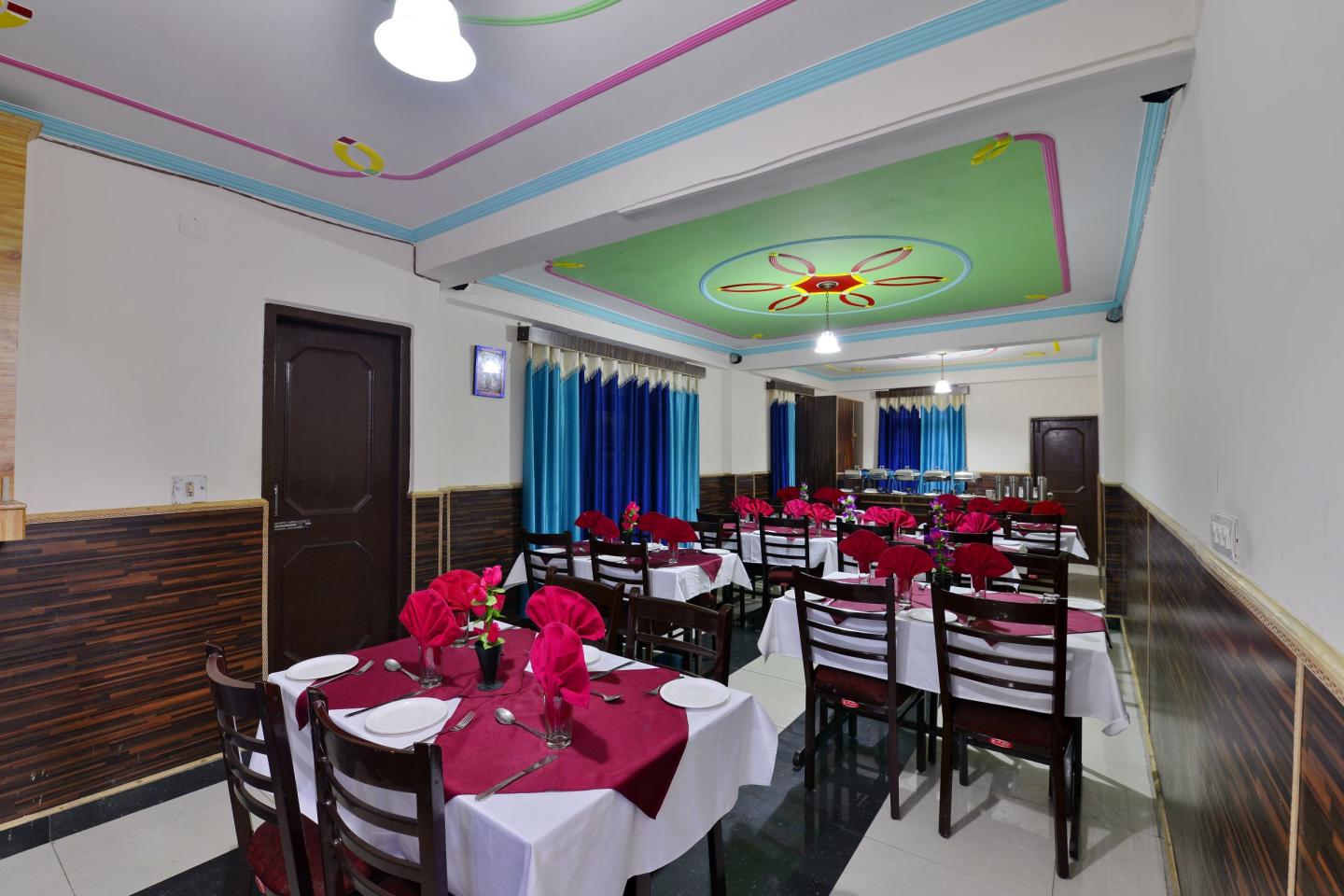 Vikrant Inn Hotel Manali Restaurant
