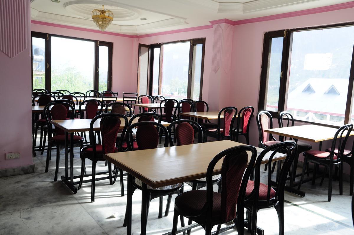 Utsav Hotel Manali Restaurant