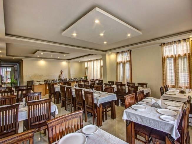 Akash Regency Hotel Manali Restaurant