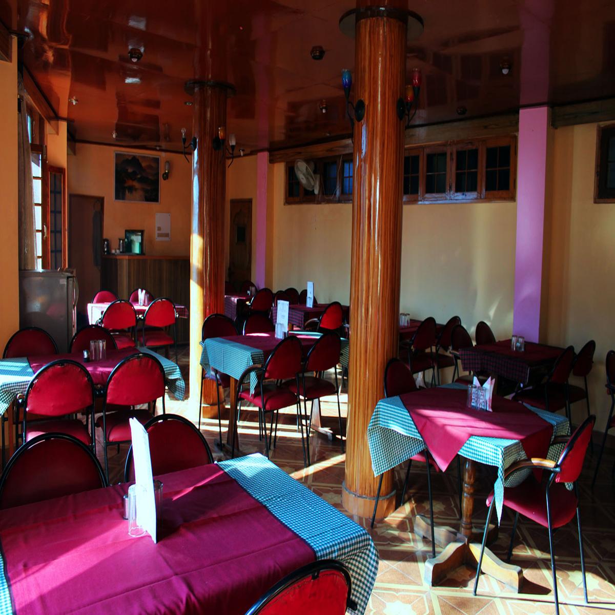Aroma Classic Hotel Manali Restaurant