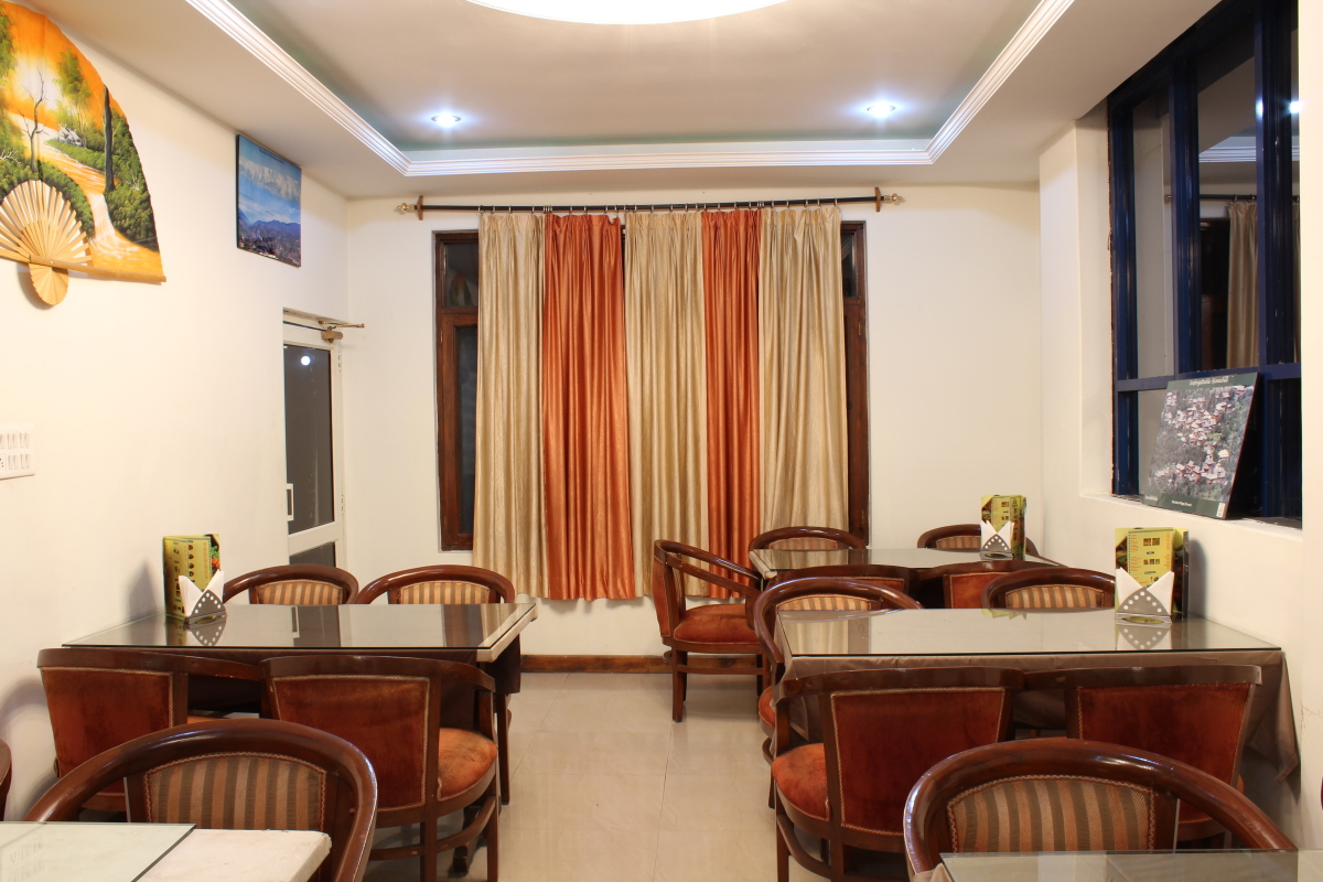Baragarh Regency Hotel Manali Restaurant