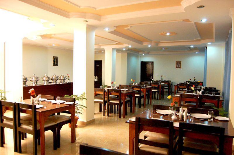 Apple Crescent Resort Manali Restaurant