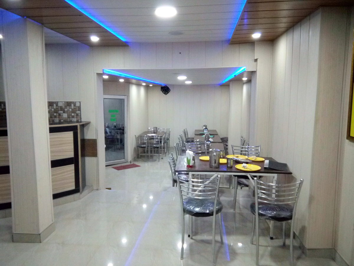 Galaxy Inn Hotel Manali Restaurant