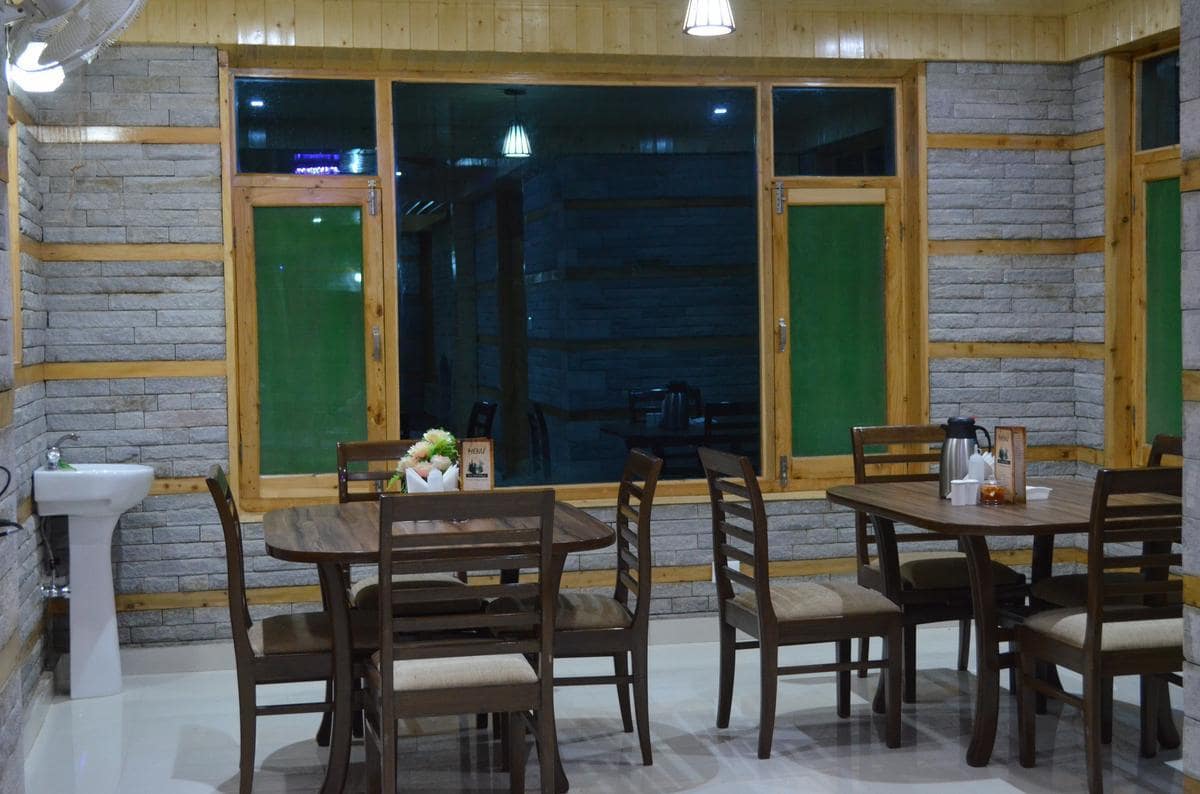 Gezellig Inn Cottage Manali Restaurant