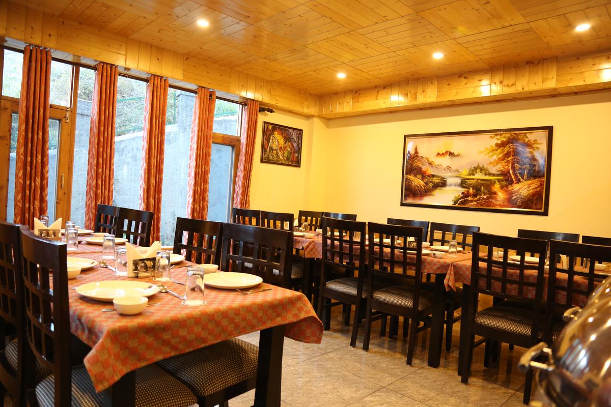 Fog Hills Cottage Manali Restaurant