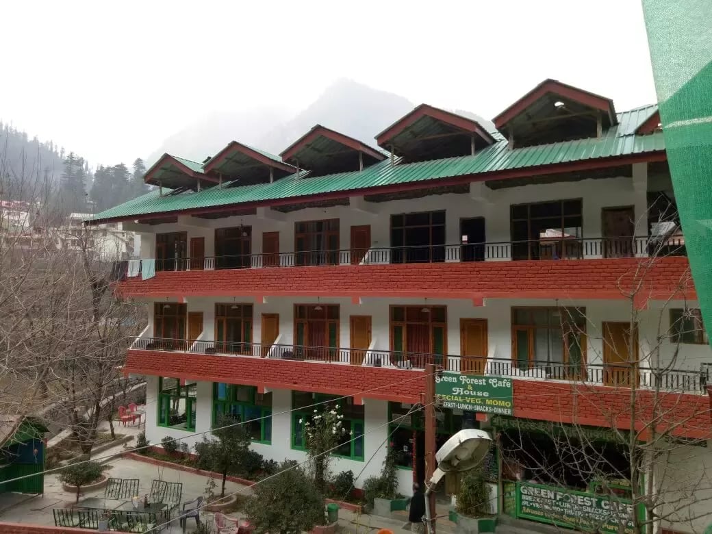 Green Forest Cafe And House Manali