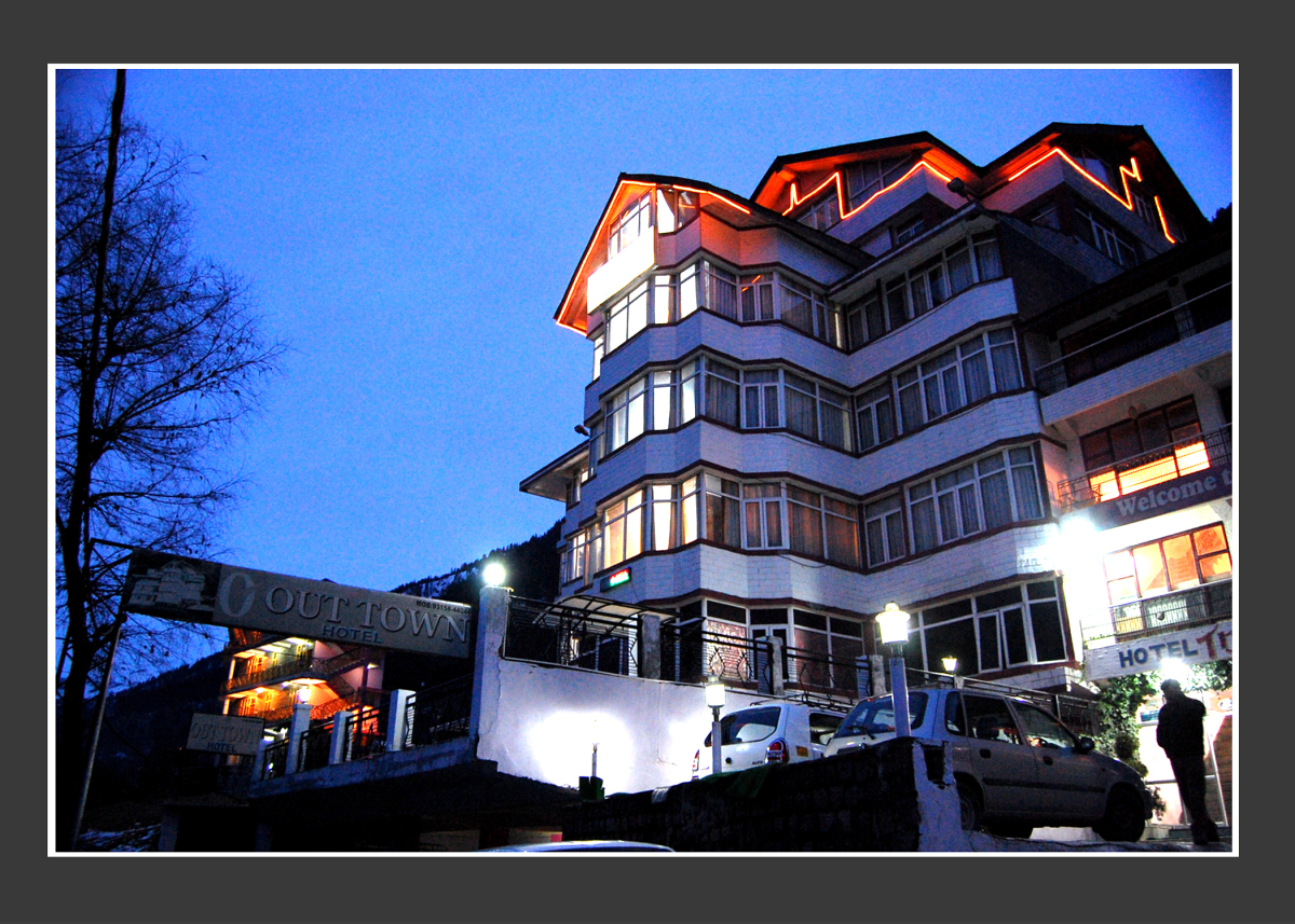 Out Town Hotel Manali